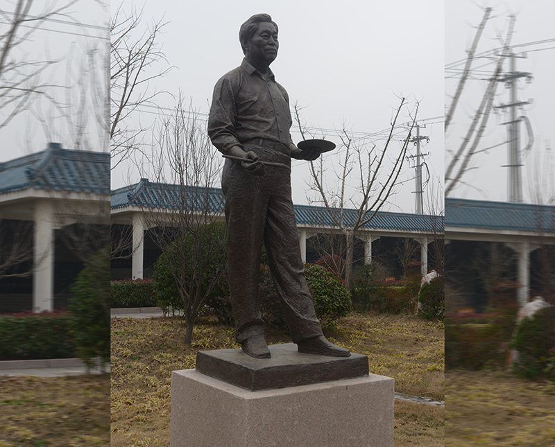雕塑作品 喻繼高像、青銅高2.3米、安放地點(diǎn)：喻繼高紀(jì)念館